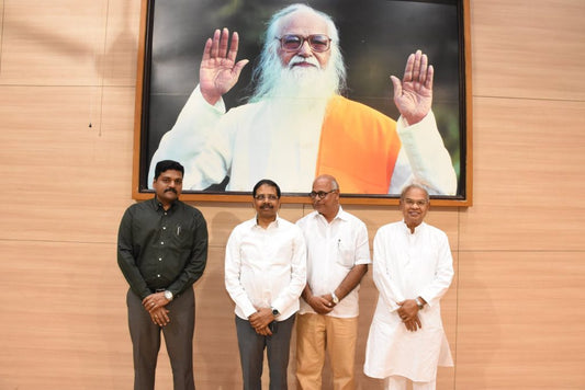 Sri.SatyaBrata Sahoo IAS Chief Election Commission Officer சான்றிதழ் வழங்கினார்